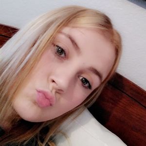 Meet your Posher, Chloe